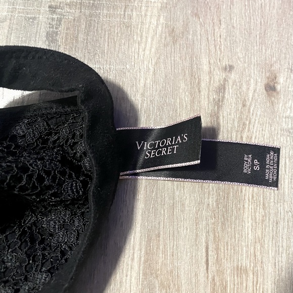 NWOT- VICTORIA’S SECRET SEXY LACE BRALETTE & CHEEKY SHORTS 💕💕 SUPER CUTE!!! - Picture 5 of 9
